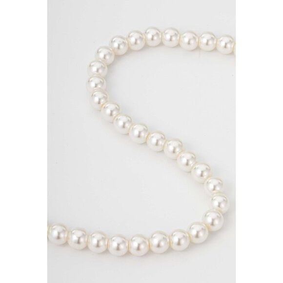Lustrous Round Pearl Necklace with Extender - Ideal for Weddings and Gifts - Picture 6 of 9